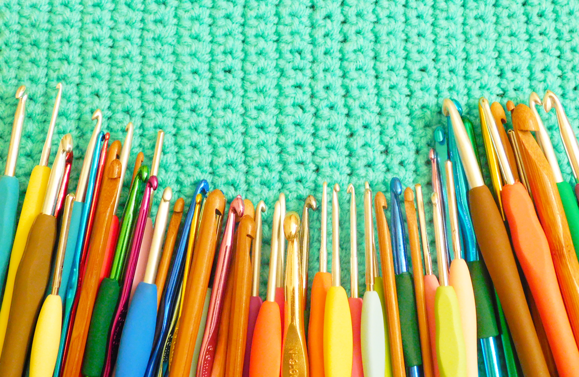 Set 6 CROCHET HOOK SET metal Crochet Hooks 1.3 mm 1.65 mm,2.75''mm 3.25 mm  1.5 m