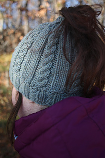 free knit ponytail hat pattern