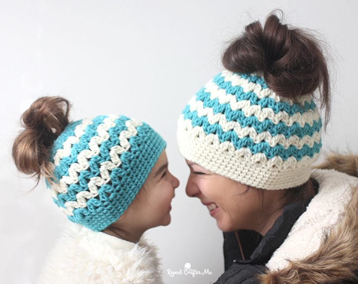 Crochet Ponytail Hat DIY KIT Messy Bun Crochet Kit Make Your Own Ponytail  Hat DIY Crochet Beanie Kit Printed Crochet Pattern Yarn Hook 