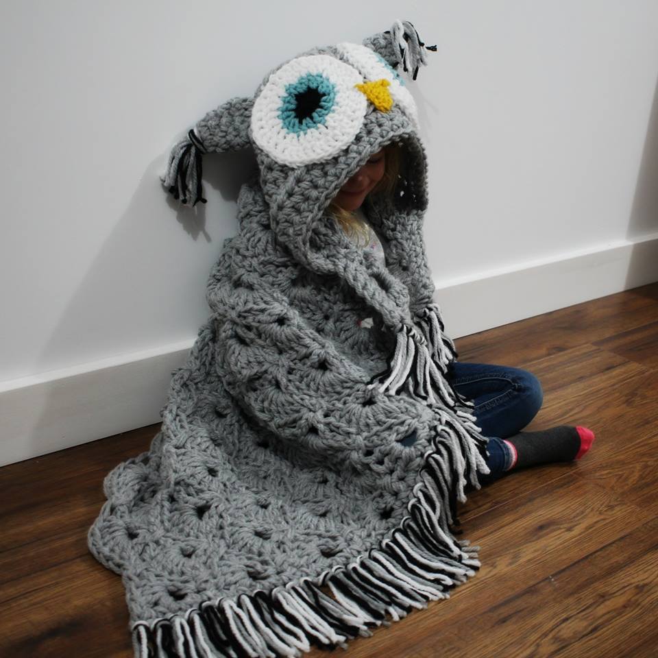 Hooded blanket owl crochet blanket