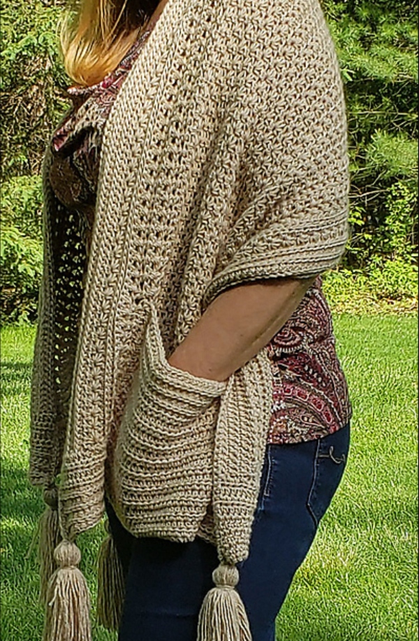 free-pocket-shawl-crochet-pattern-roundup