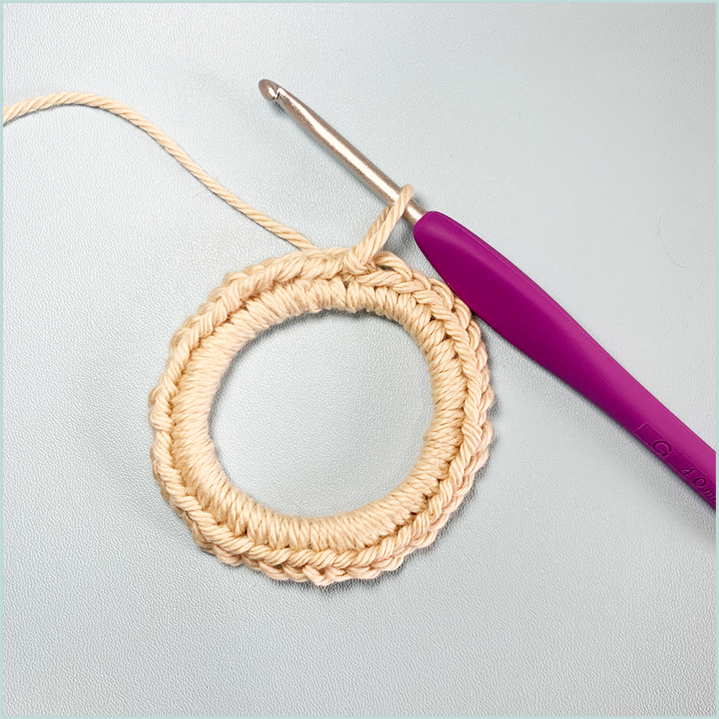 how to crochet around a hair tie